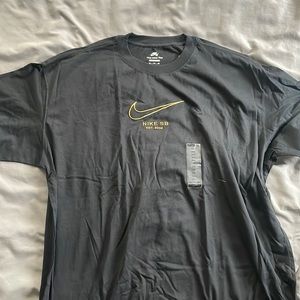 Loose fit Nike SB embroidered Tee
